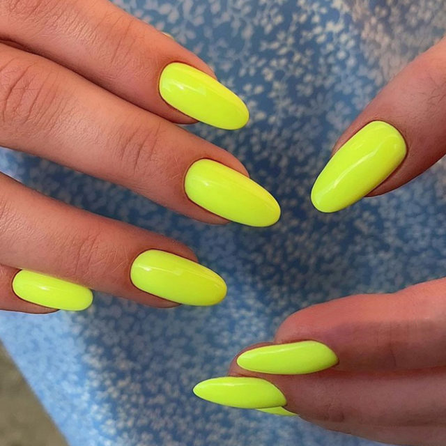 neon-manicure-01